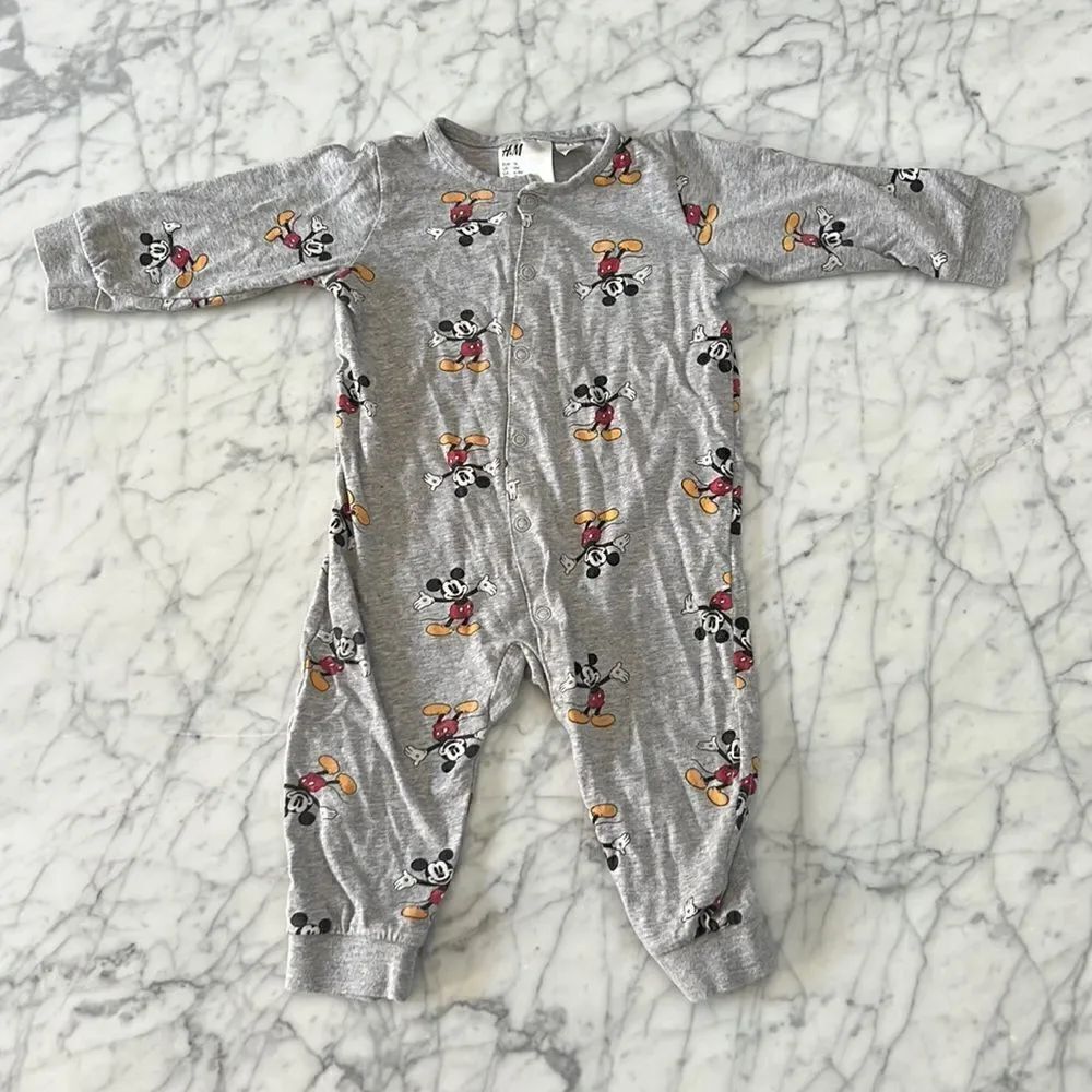 H&M Disney Baby Mickey Mouse Jumpsuit Romper Sleeper Sz 6-9 Mo